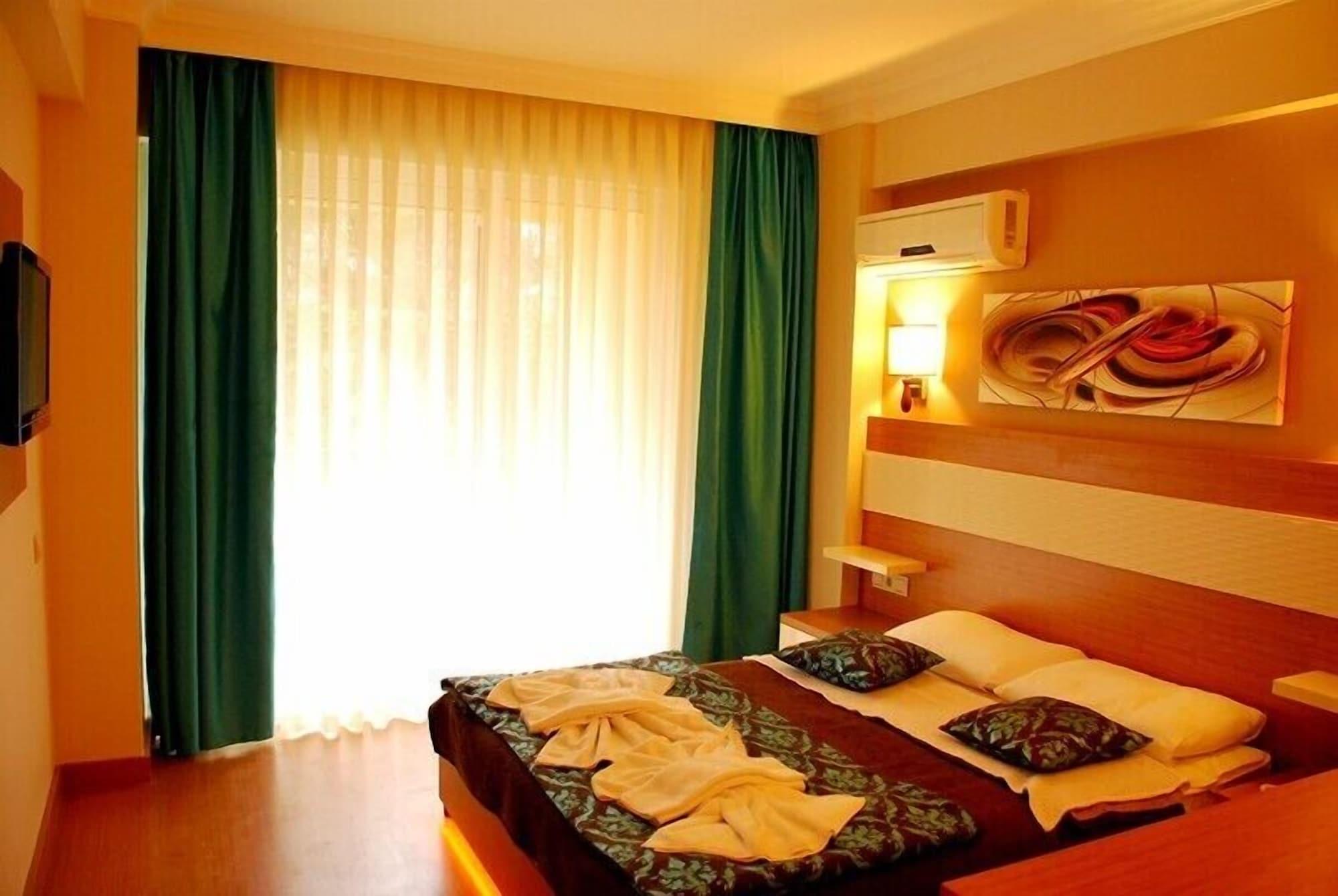 Soğucak Hotel Flora Suites מראה חיצוני תמונה